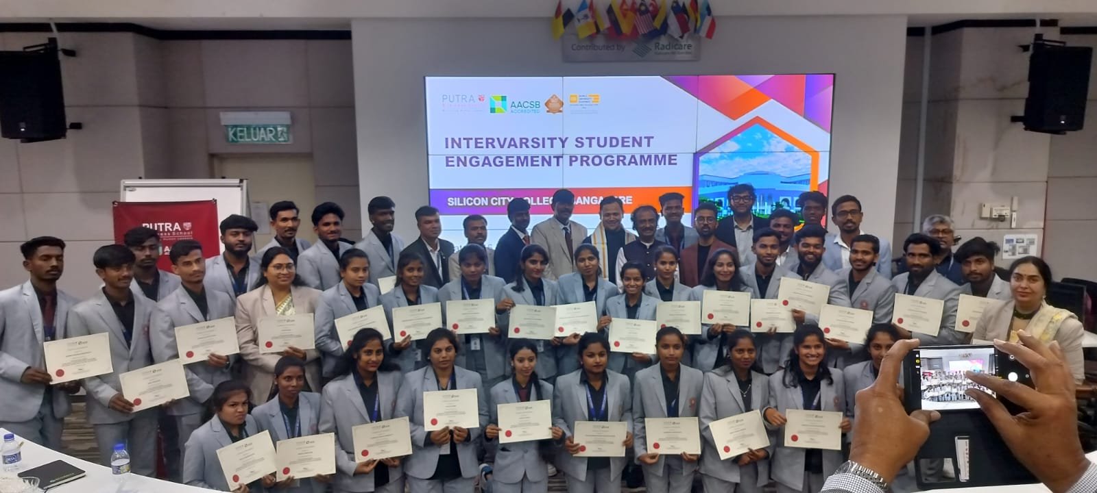 Students exploring career opportunities at one of the best MBA colleges in Bangalore.