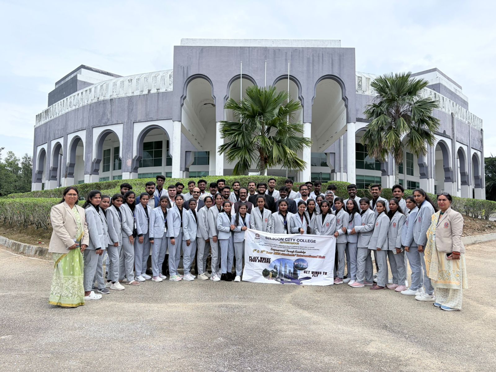 Students exploring opportunities at one of the best MBA colleges in Bangalore