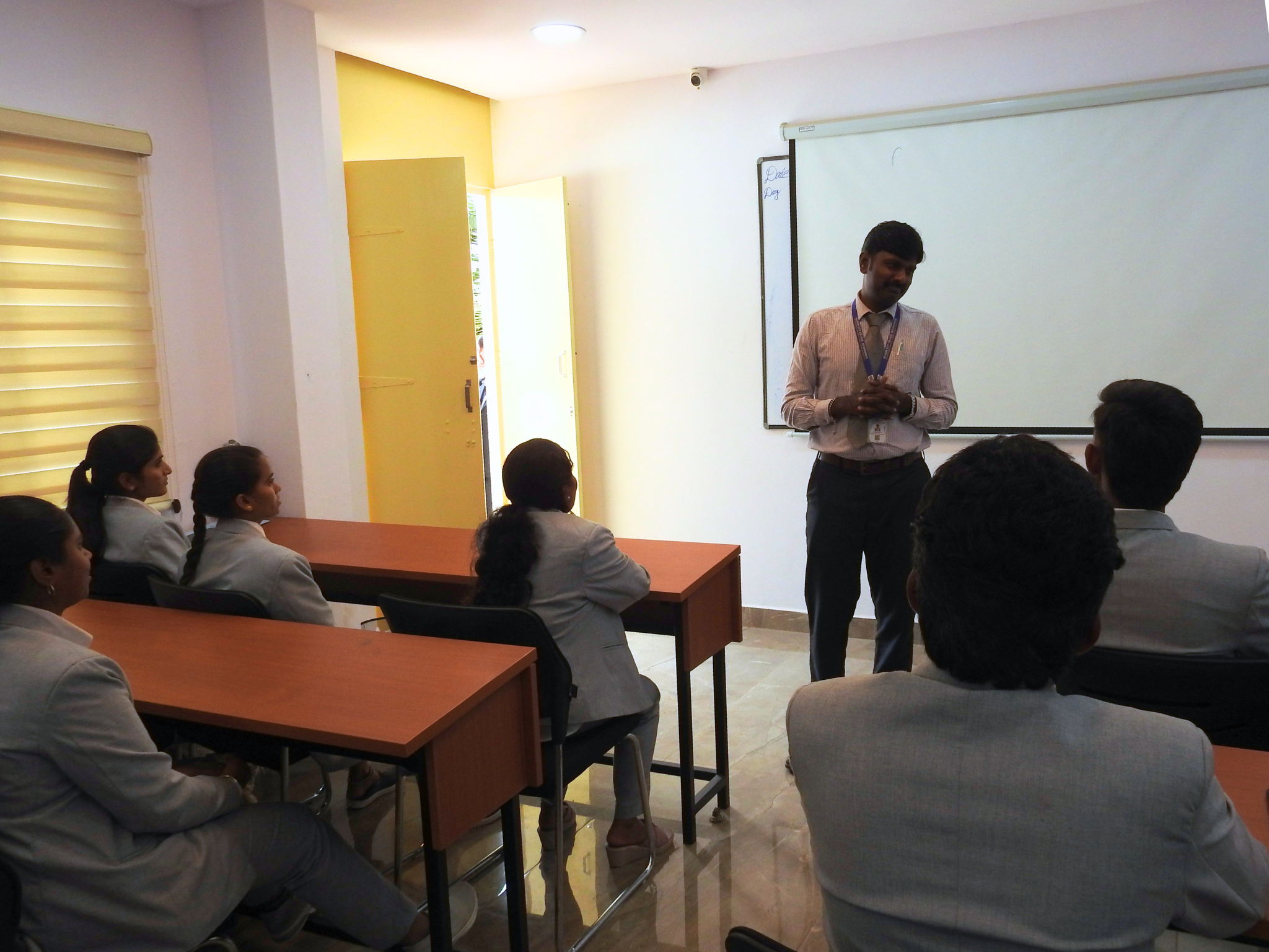 Computer Science classroom session at one of the top colleges in Bengaluru preparing students for technology careers.