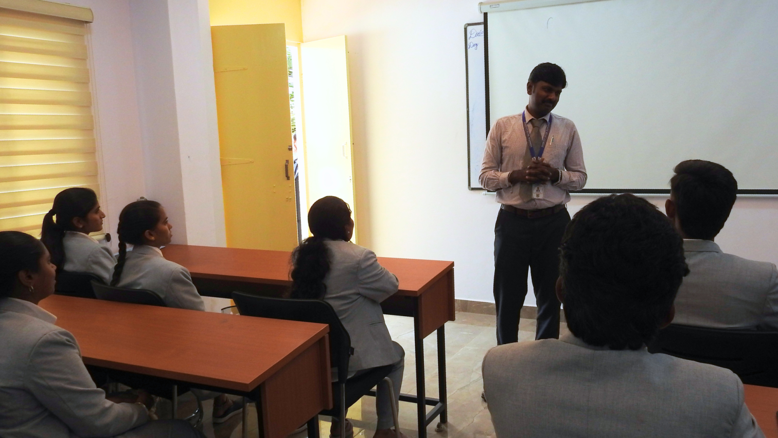 Computer Science classroom session at one of the top colleges in Bengaluru preparing students for technology careers.